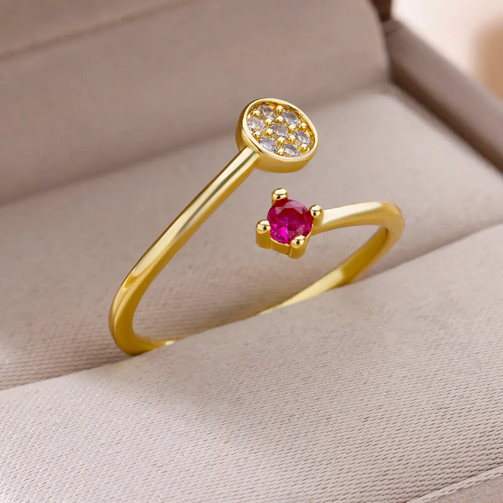 Anel com Design Aberto e Pedras Vibrantes – Modernidade e Sofisticação em Cada Detalhe