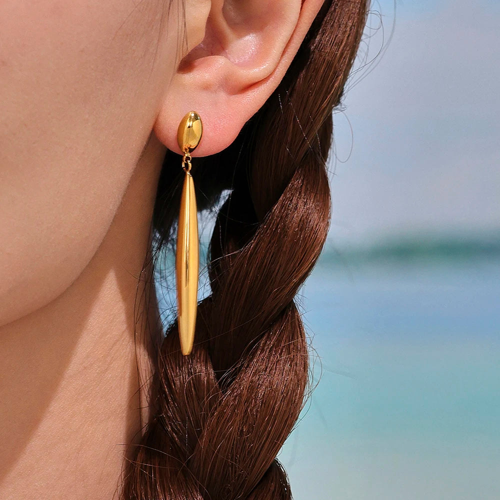 Brinco Alongado e Minimalista – Design Moderno e Elegante