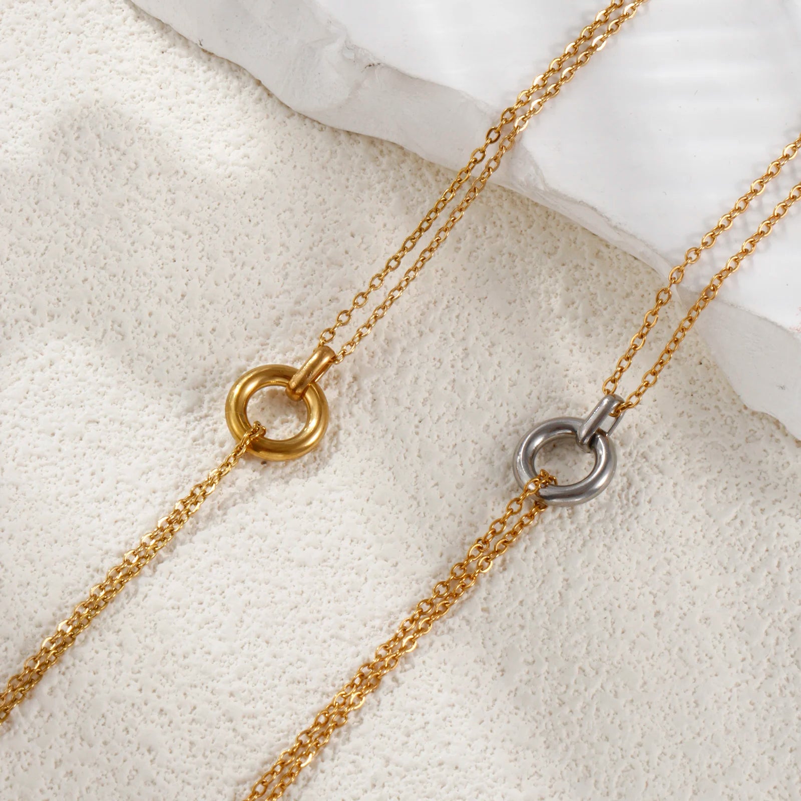 Colar de Elos Interligados Minimalista — Elegância Moderna em Cada Detalhe