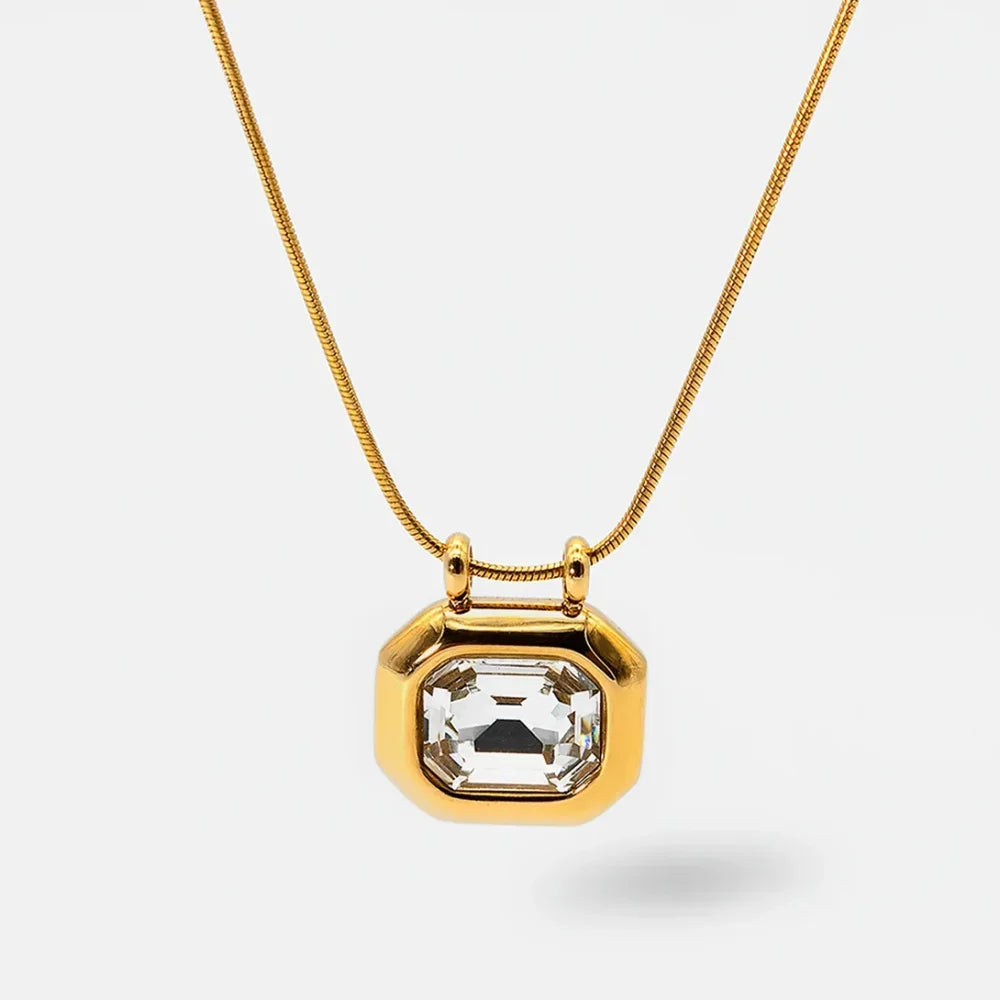 Colar com Pingente Geométrico e Pedra Lapidada — Elegância em Cada Detalhe