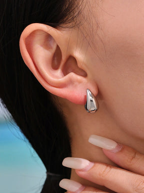 Brinco Gota — Elegância e Leveza em um Design Contemporâneo