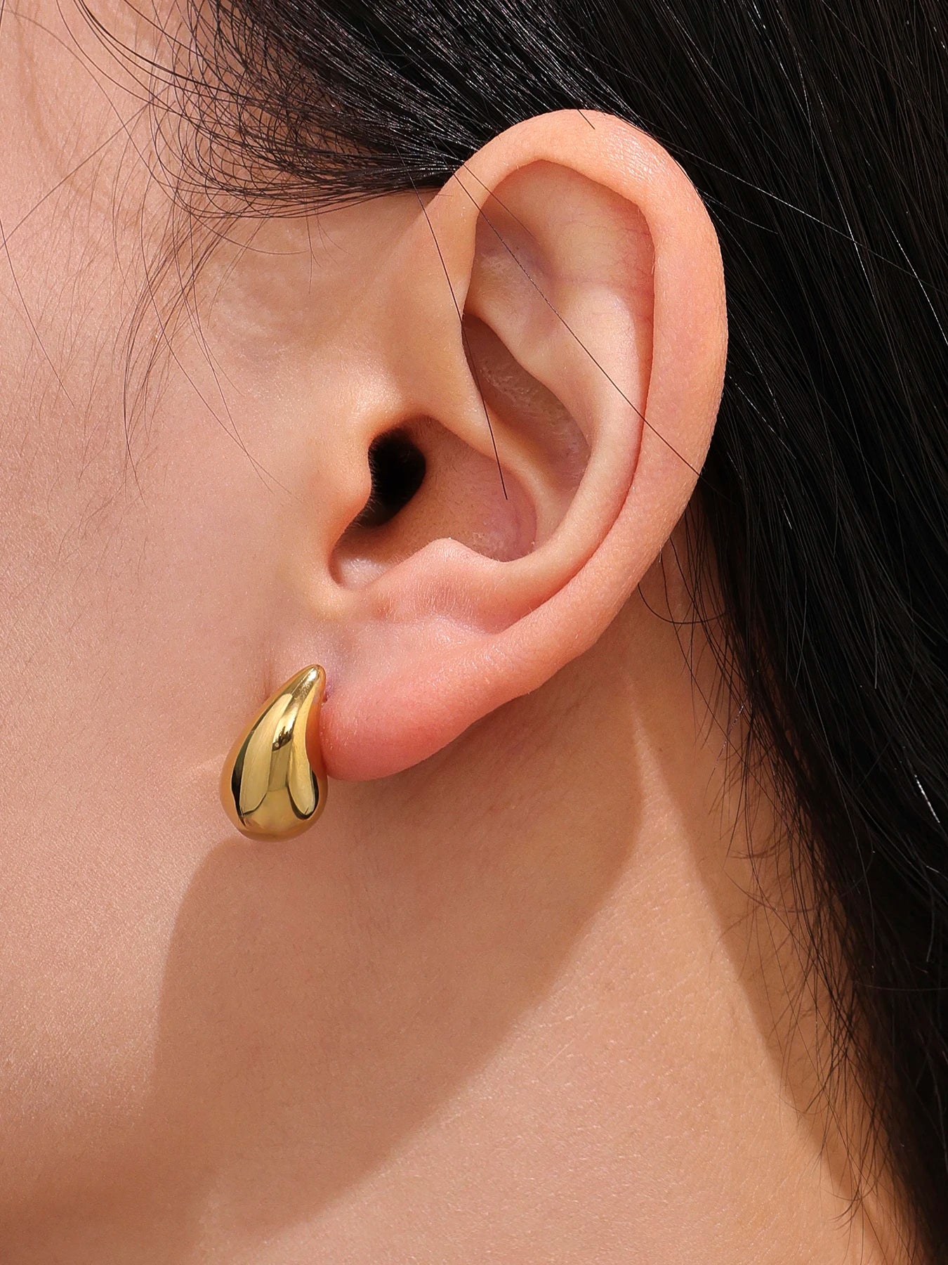 Brinco Gota — Elegância e Leveza em um Design Contemporâneo