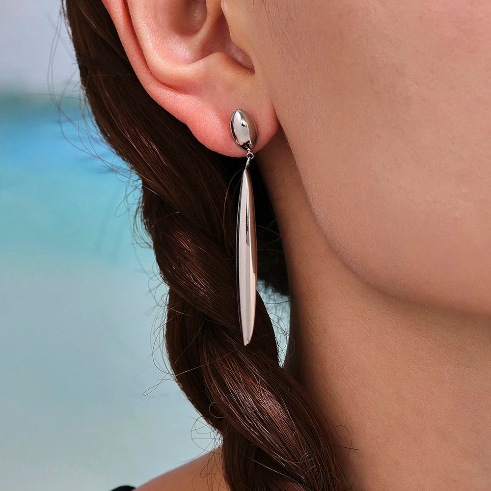 Brinco Alongado e Minimalista – Design Moderno e Elegante