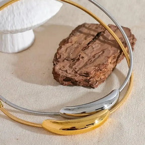 Colar Metalizado — Sofisticação Escultural e Tendência Contemporânea