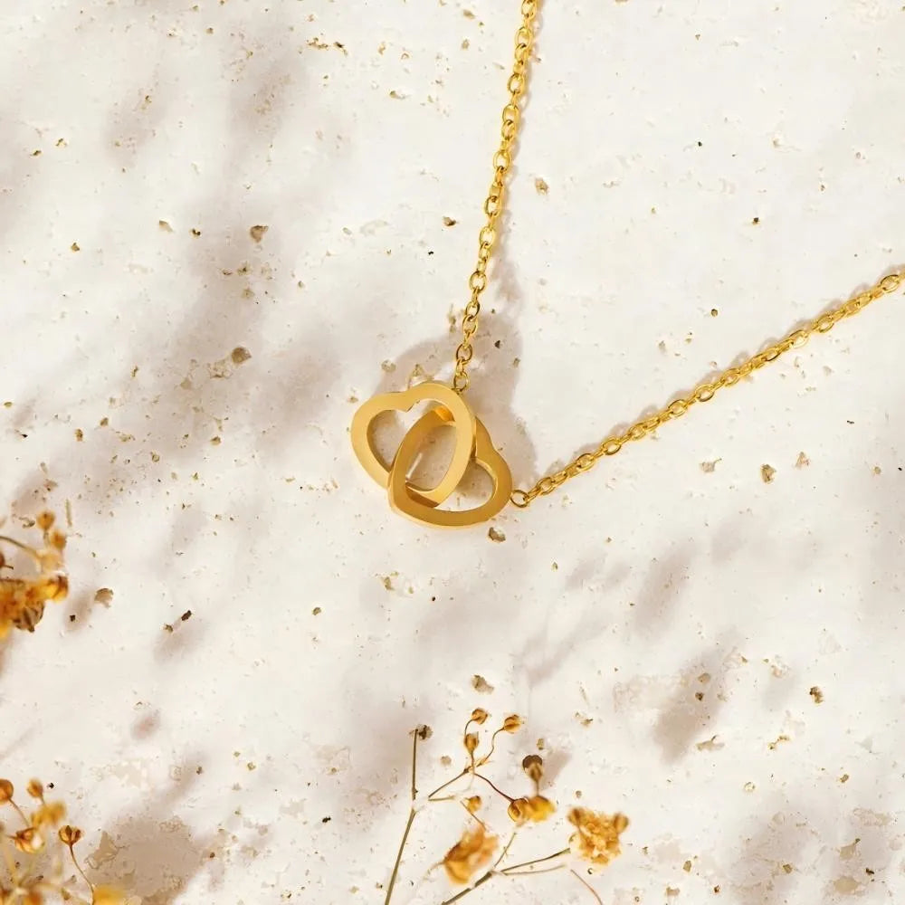 Colar Minimalista com Números Romanos — Elegância Clássica e Versatilidade Refinada