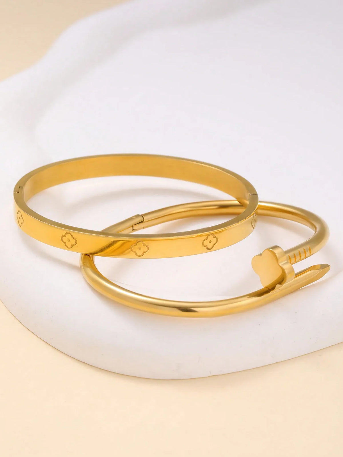 Braceletes Elegantes – Versatilidade e Estilo em Cada Detalhe