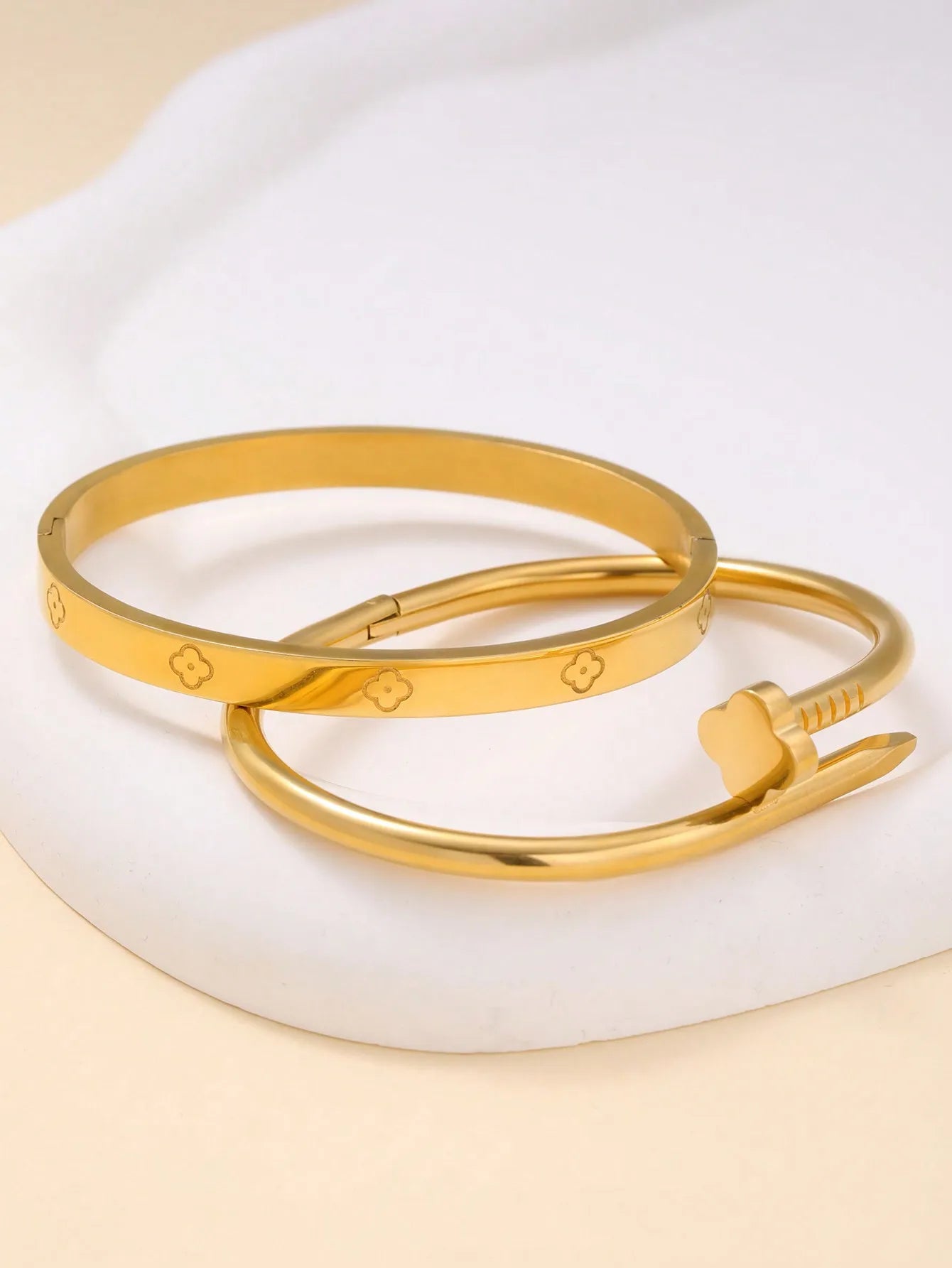 Braceletes Elegantes – Versatilidade e Estilo em Cada Detalhe