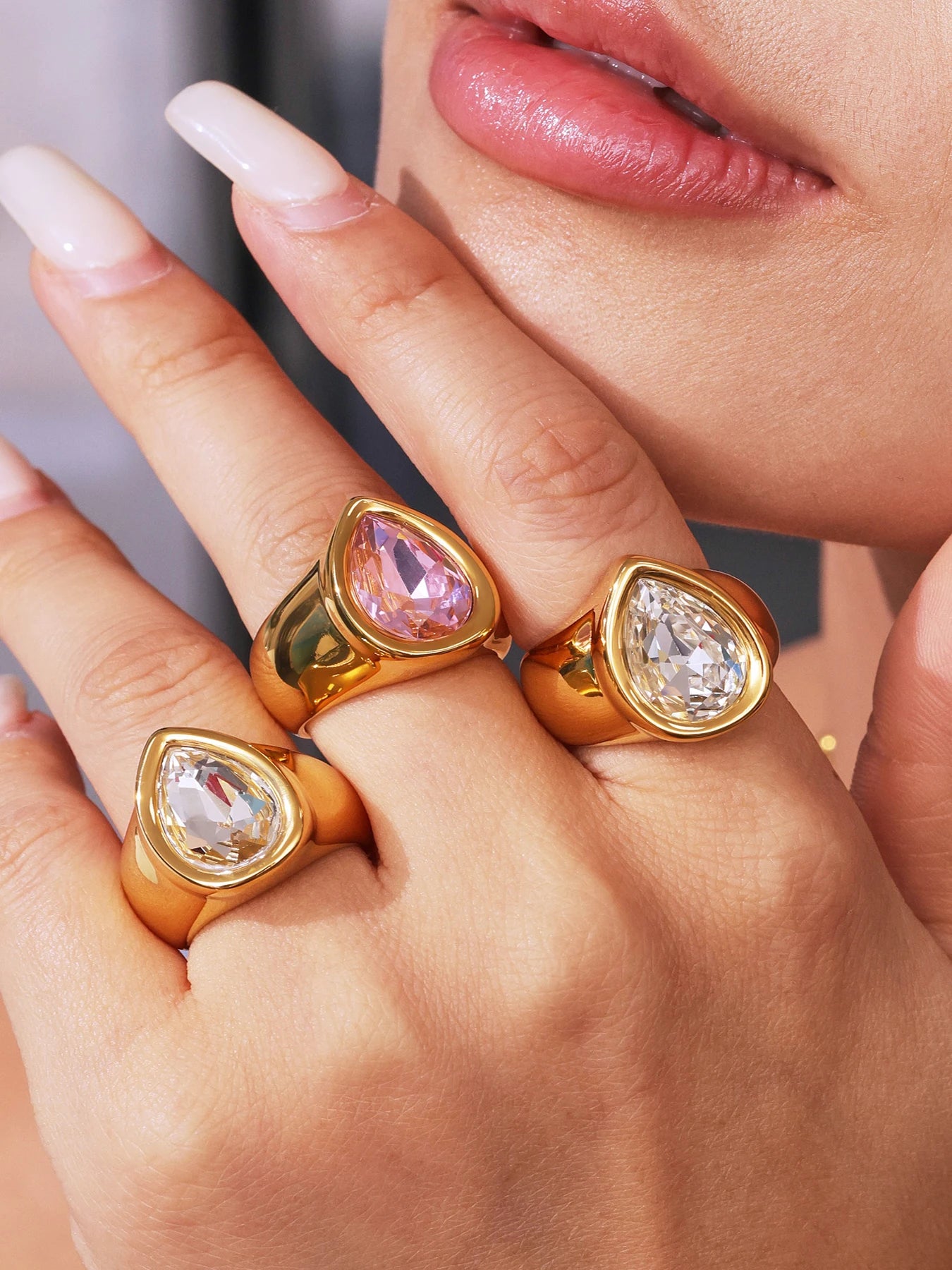 Anel em Gota — Luxo, Brilho e Sofisticação em Cada Detalhe